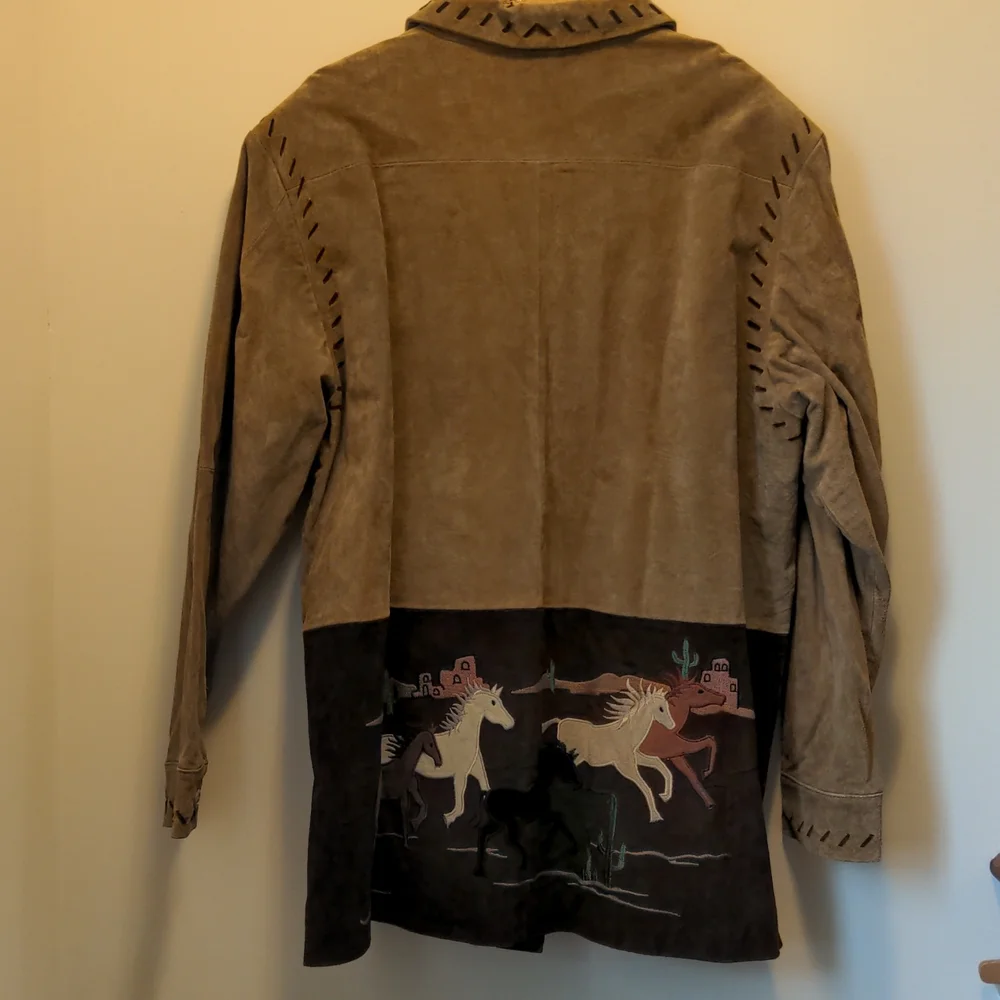 The Quacker Factory Women's Size 1X 100% Leather Western Horse Themed Shirt - Picture 9 of 15